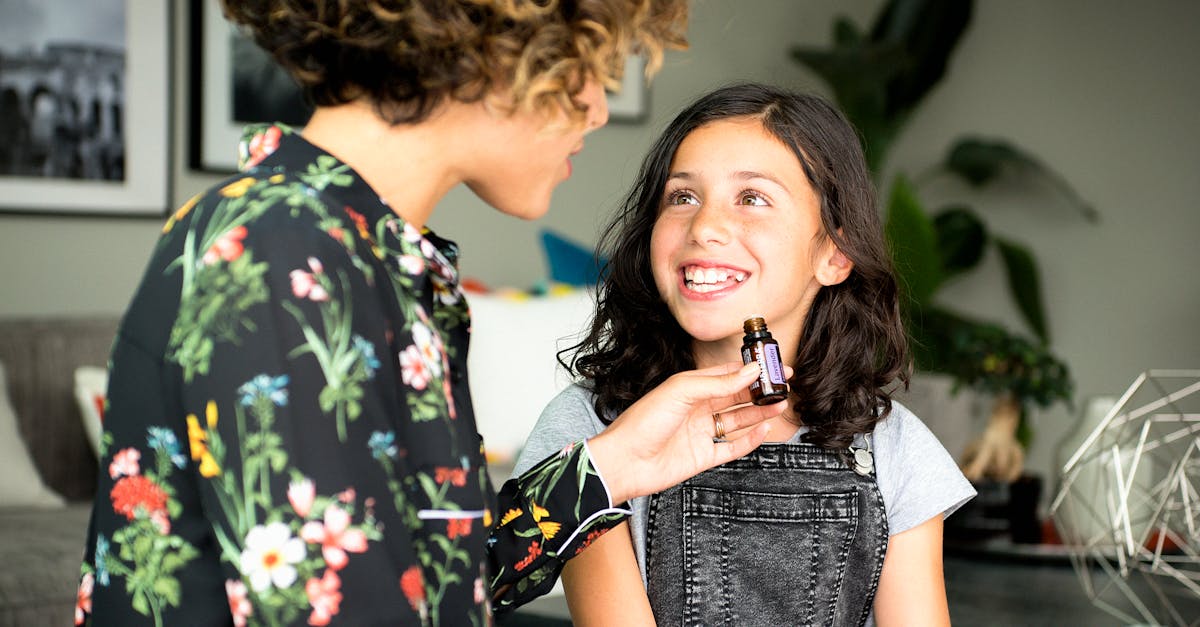 Les bienfaits des huiles essentielles en naturopathie 12 découvrez les bienfaits des huiles essentielles : des solutions naturelles pour votre bien-être, aromathérapie, relaxation et soins de la peau. plongez dans l'univers des essences aromatiques et transformez votre quotidien!