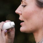 découvrez la thérapie par ondes de choc, une méthode innovante et non invasive pour soulager la douleur musculo-squelettique et favoriser la guérison. idéale pour traiter les tendinites, les douleurs chroniques et les blessures sportives, cette technique stimule la circulation sanguine et régénère les tissus. informez-vous sur ses bienfaits et comment elle peut améliorer votre qualité de vie.