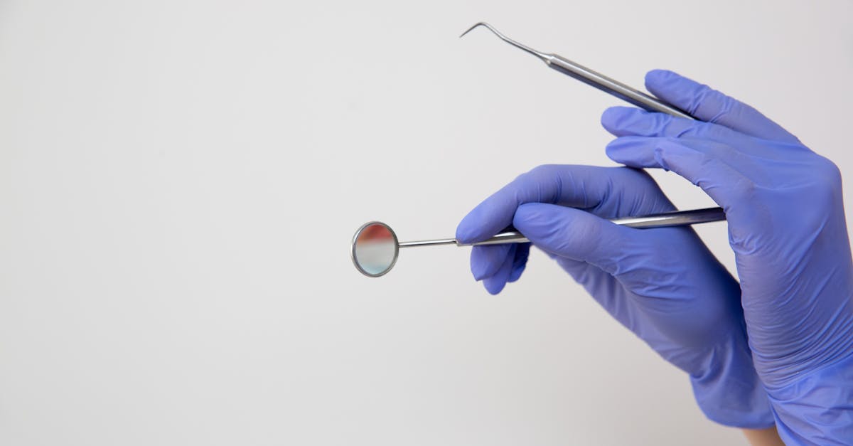 découvrez la médecine manuelle, une approche thérapeutique axée sur le diagnostic et le traitement des troubles musculo-squelettiques. apprenez comment cette méthode naturelle soulage la douleur, restaure la mobilité et favorise le bien-être global. explorez les bénéfices et techniques de la médecine manuelle pour améliorer votre qualité de vie.