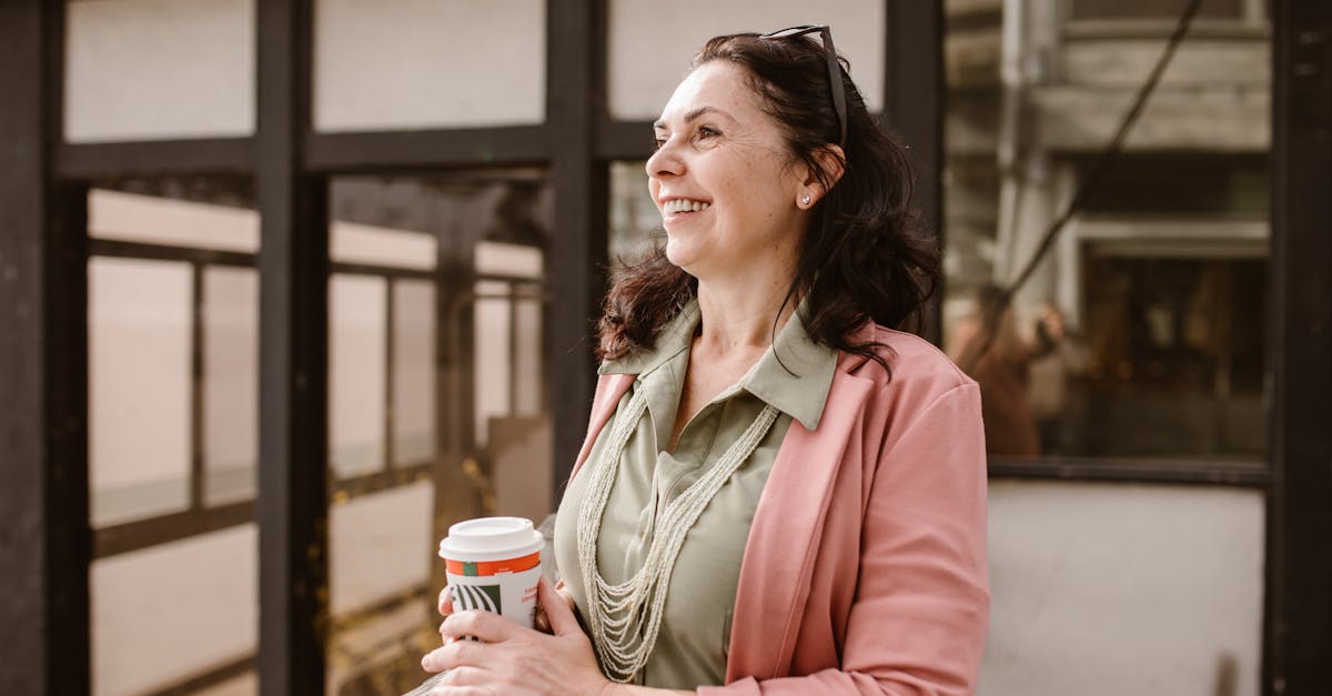 découvrez les causes et les symptômes du déséquilibre hormonal, ainsi que des solutions naturelles et médicales pour restaurer l'harmonie de votre corps. apprenez comment un mode de vie sain peut contribuer à rétablir votre équilibre hormonal.