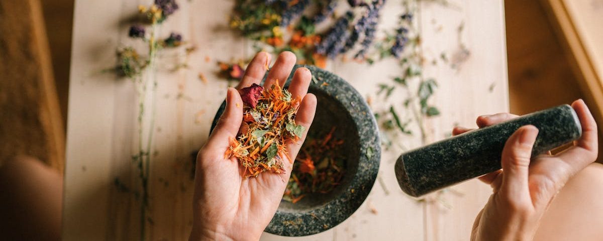 découvrez l'importance de l'équilibre acido-basique dans le corps humain. cette métabolisme essentiel régule le ph sanguin, influence le fonctionnement des organes et impacte la santé globale. apprenez comment maintenir un bon équilibre et les conséquences d'une dysrégulation.