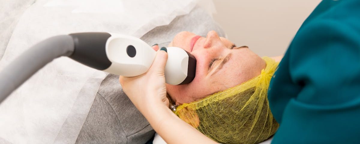 découvrez la thérapie au laser, une méthode innovante pour soulager la douleur, stimuler la guérison et améliorer votre bien-être. apprenez comment cette technologie non invasive peut transformer votre santé et redonner vie à votre corps.