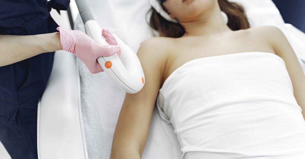 découvrez les bienfaits de la thérapie au laser, une méthode moderne et efficace pour traiter diverses douleurs, améliorer la cicatrisation et favoriser la régénération des tissus. profitez d'une approche non invasive qui révolutionne le bien-être et la santé.