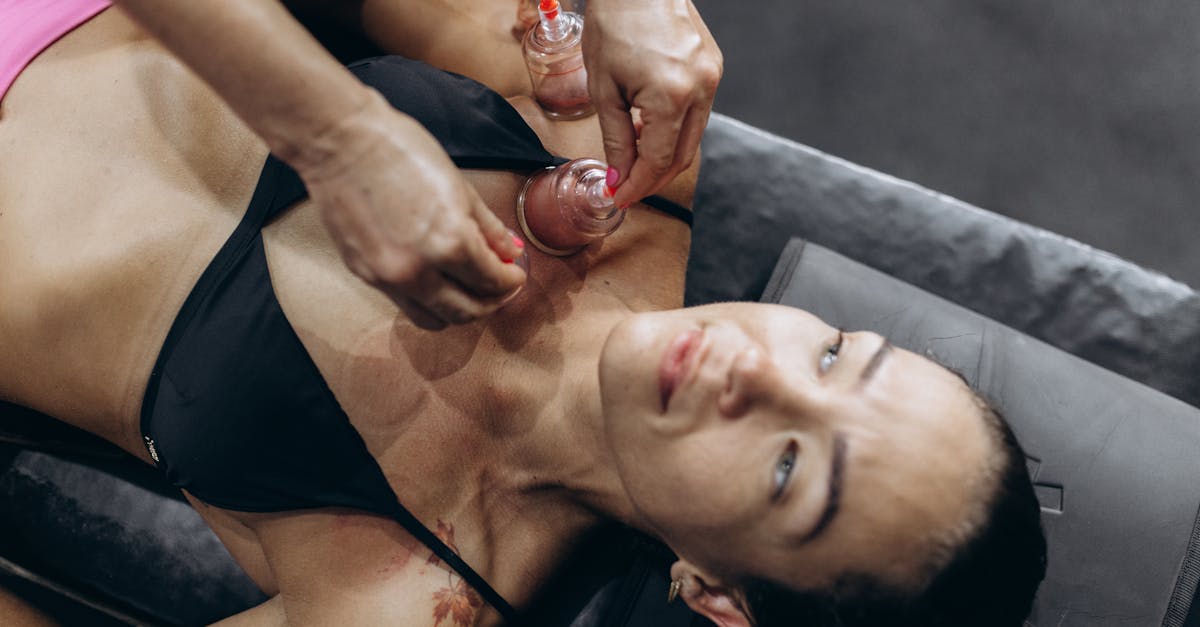 découvrez les thérapies manuelles, une approche naturelle et holistique pour soulager les douleurs musculaires et articulaires. explorez les bienfaits des techniques telles que la kinésithérapie, l'ostéopathie et le massage thérapeutique pour améliorer votre bien-être physique et mental.