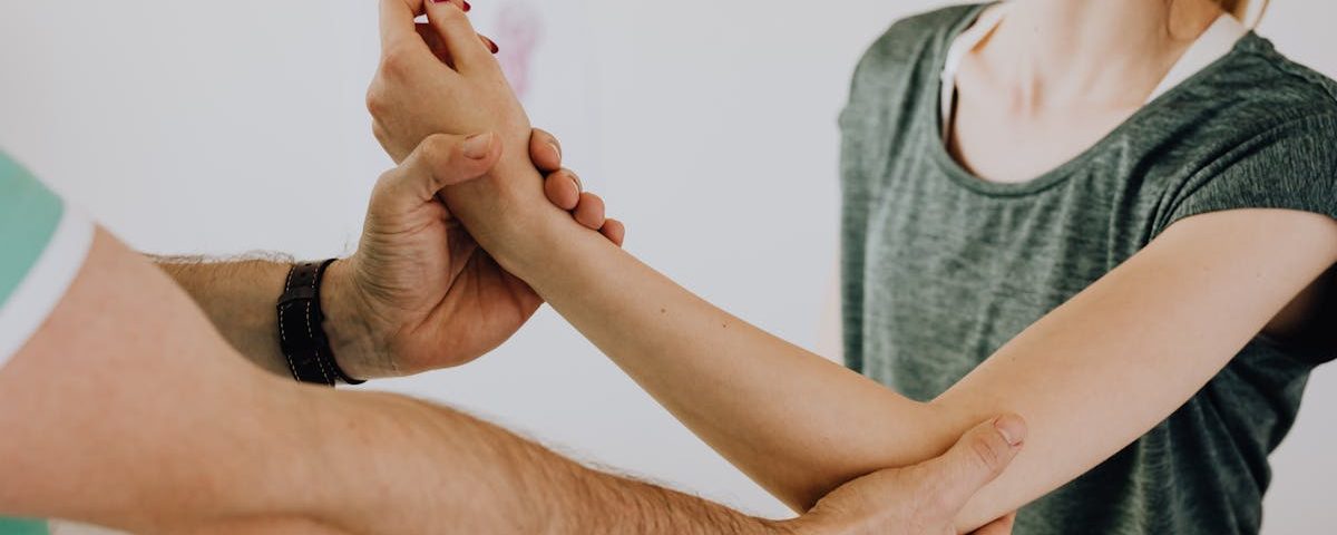 découvrez la thérapie manuelle, une approche douce et efficace pour soulager les douleurs musculaires, améliorer la mobilité et favoriser le bien-être général. apprenez-en plus sur les techniques utilisées et les bienfaits pour votre santé.