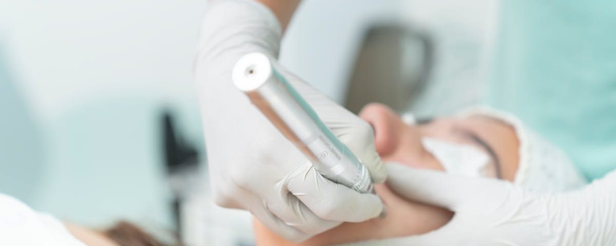 découvrez la thérapie au laser, une solution innovante pour soulager la douleur, traiter les affections cutanées et améliorer votre bien-être général. apprenez comment cette technologie avancée peut transformer votre santé et votre qualité de vie.