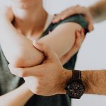 découvrez les bienfaits de la thérapie manuelle, une approche douce et efficace pour soulager les douleurs musculaires et articulaires. améliorez votre bien-être et retrouvez une meilleure mobilité grâce à nos techniques adaptées.