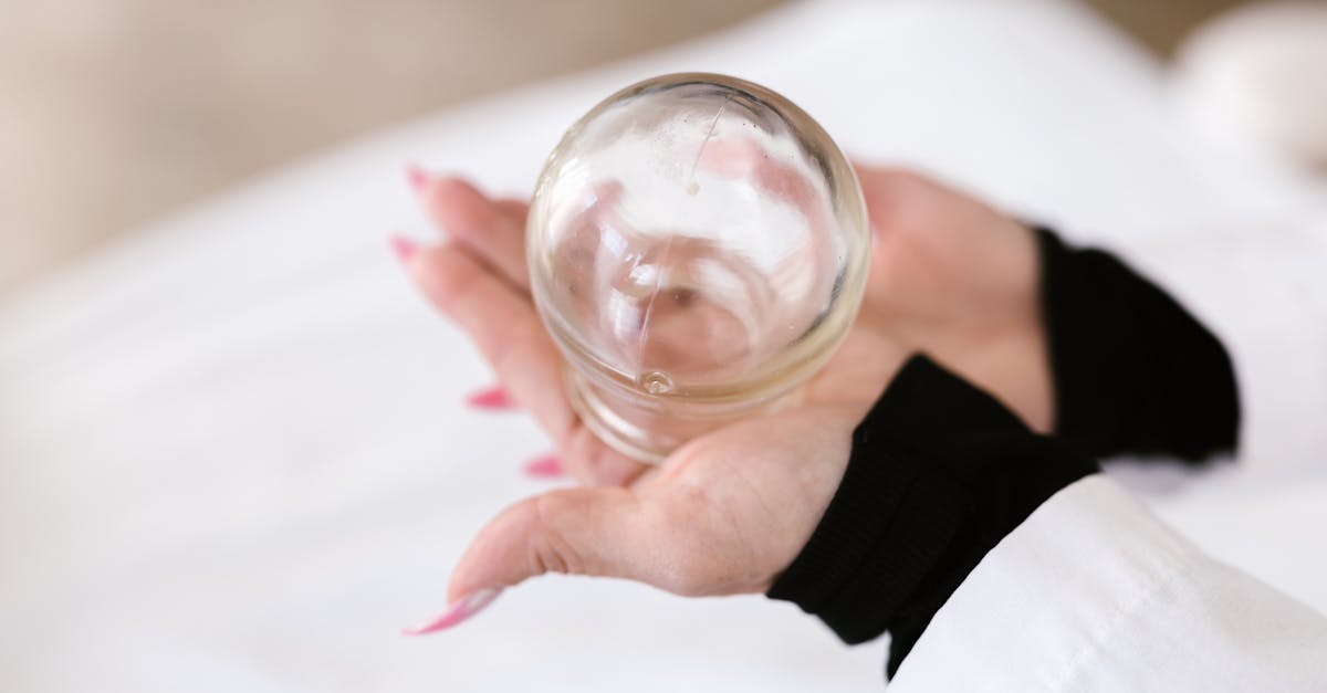 découvrez la médecine manuelle, une approche thérapeutique visant à soulager la douleur et améliorer le bien-être grâce à des techniques manuelles. apprenez comment cette méthode naturelle peut contribuer à votre santé globale et à votre qualité de vie.