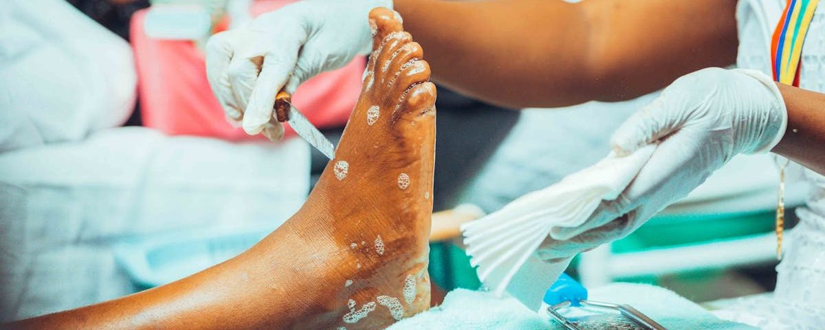 découvrez les bienfaits de la thérapie par ondes de choc, une technique innovante utilisée pour traiter les douleurs chroniques, les blessures sportives et améliorer la guérison. transformez votre vie avec des séances personnalisées, efficaces et non invasives.