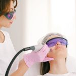 découvrez les bienfaits de la thérapie au laser, une méthode innovante et non invasive pour traiter diverses affections, soulager la douleur et améliorer votre bien-être. profitez d'une approche moderne pour votre santé.