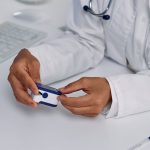 découvrez la médecine manuelle, une approche thérapeutique douce visant à soulager la douleur et améliorer le bien-être. explorez les techniques, les bénéfices et les applications de cette discipline dédiée à la santé des articulations, des muscles et du système nerveux.