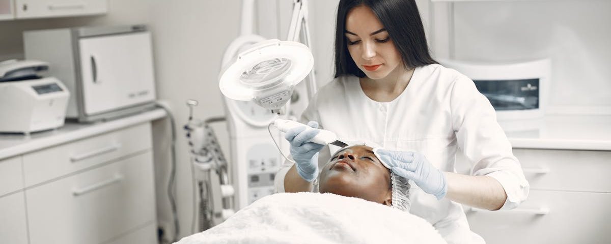 découvrez les bienfaits de la thérapie au laser, une méthode innovante pour soulager la douleur, accélérer la guérison et améliorer votre bien-être. explorez comment cette technologie avancée peut transformer votre santé de manière non invasive.