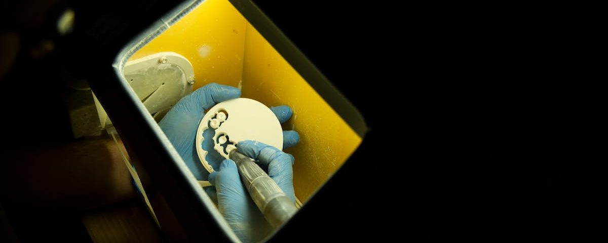 découvrez la médecine manuelle, une approche thérapeutique axée sur le diagnostic et le traitement des troubles musculosquelettiques. apprenez comment elle peut soulager la douleur, améliorer la mobilité et favoriser le bien-être général grâce à des techniques non invasives.