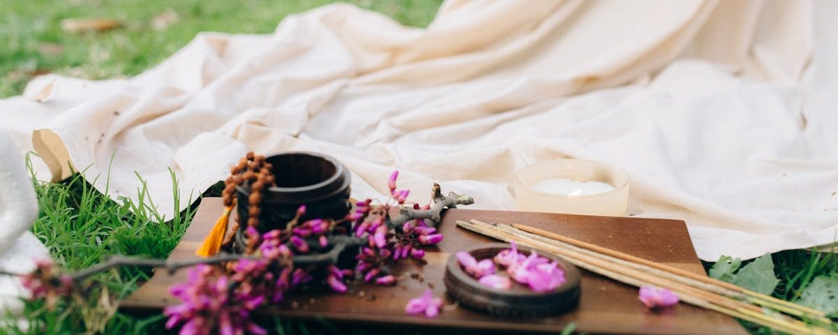 découvrez la naturopathie, une approche holistique de la santé qui utilise des méthodes naturelles pour favoriser le bien-être. apprenez comment cette pratique peut vous aider à prévenir les maladies, améliorer votre vitalité et retrouver un équilibre durable grâce à des conseils personnalisés en nutrition, phytothérapie et mode de vie.