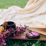 découvrez la naturopathie, une approche holistique de la santé qui utilise des méthodes naturelles pour favoriser le bien-être. apprenez comment cette pratique peut vous aider à prévenir les maladies, améliorer votre vitalité et retrouver un équilibre durable grâce à des conseils personnalisés en nutrition, phytothérapie et mode de vie.