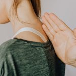 découvrez l'ostéopathie, une approche thérapeutique manuelle qui soulage les douleurs, favorise la mobilité et améliore le bien-être général. apprenez comment cette discipline holistique peut contribuer à votre santé au quotidien.