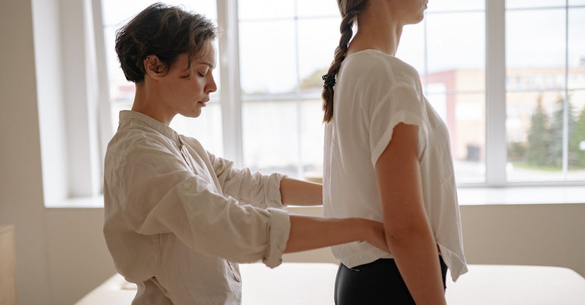 découvrez l'alignement postural, une méthode essentielle pour améliorer votre posture et votre bien-être global. apprenez des techniques simples pour favoriser un corps équilibré et réduire les douleurs liées à une mauvaise posture.