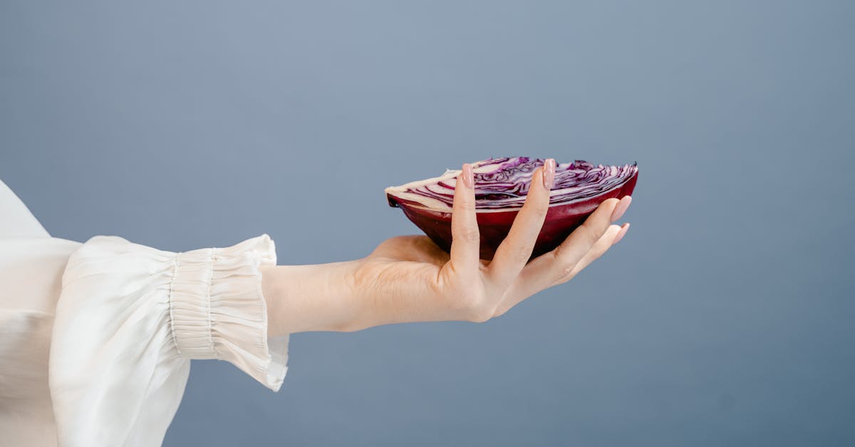 découvrez l'alimentation anti-inflammatoire, une approche nutritionnelle qui favorise la santé en réduisant l'inflammation dans le corps. profitez d'une variété d'aliments riches en antioxydants, en acides gras oméga-3 et en nutriments essentiels pour améliorer votre bien-être général et prévenir diverses maladies.