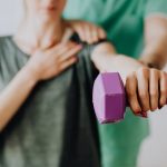 découvrez les approches ostéopathiques, une méthode holistique de soins qui vise à rétablir l'équilibre et favoriser la santé globale du corps. apprenez comment ces techniques manuelles peuvent soulager les douleurs, améliorer la mobilité et promouvoir le bien-être.