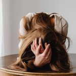 découvrez la thérapie par ondes de choc, une méthode innovante pour soulager la douleur et stimuler la guérison des tissus endommagés. efficace pour traiter diverses affections musculo-squelettiques, cette technique non invasive améliore la circulation sanguine et favorise la régénération cellulaire.