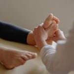 découvrez la thérapie manuelle, une approche douce et efficace pour soulager la douleur, améliorer la mobilité et favoriser le bien-être. apprenez comment cette méthode holistique peut transformer votre santé.