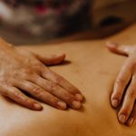 découvrez des techniques efficaces pour renforcer votre dos, améliorer votre posture et prévenir les douleurs lombaires grâce à des exercices simples à intégrer dans votre routine quotidienne.