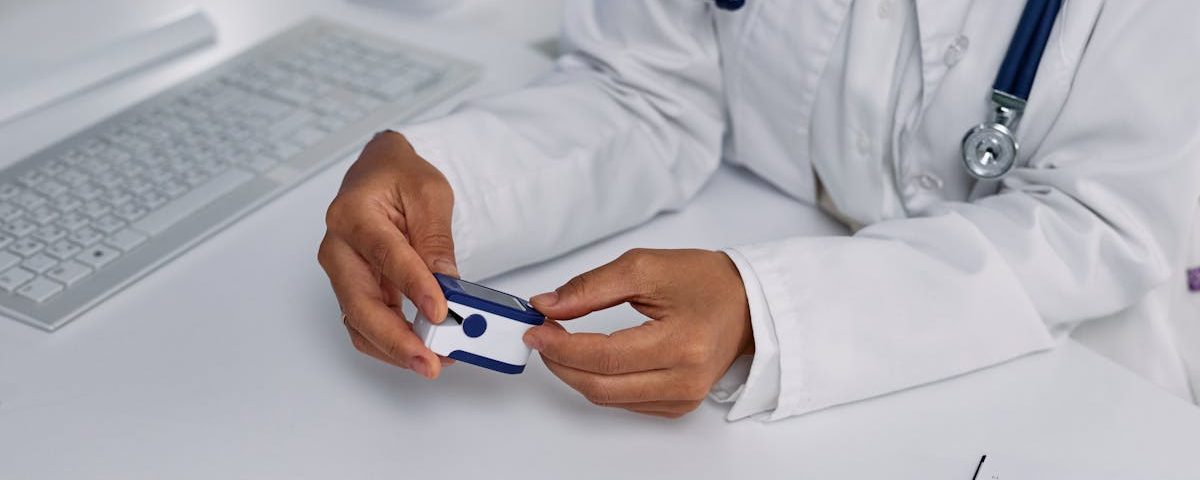 découvrez la médecine manuelle : techniques douces, manipulations thérapeutiques et bienfaits pour soulager douleurs articulaires et musculaires. approche naturelle, idéale pour améliorer votre bien-être au quotidien.