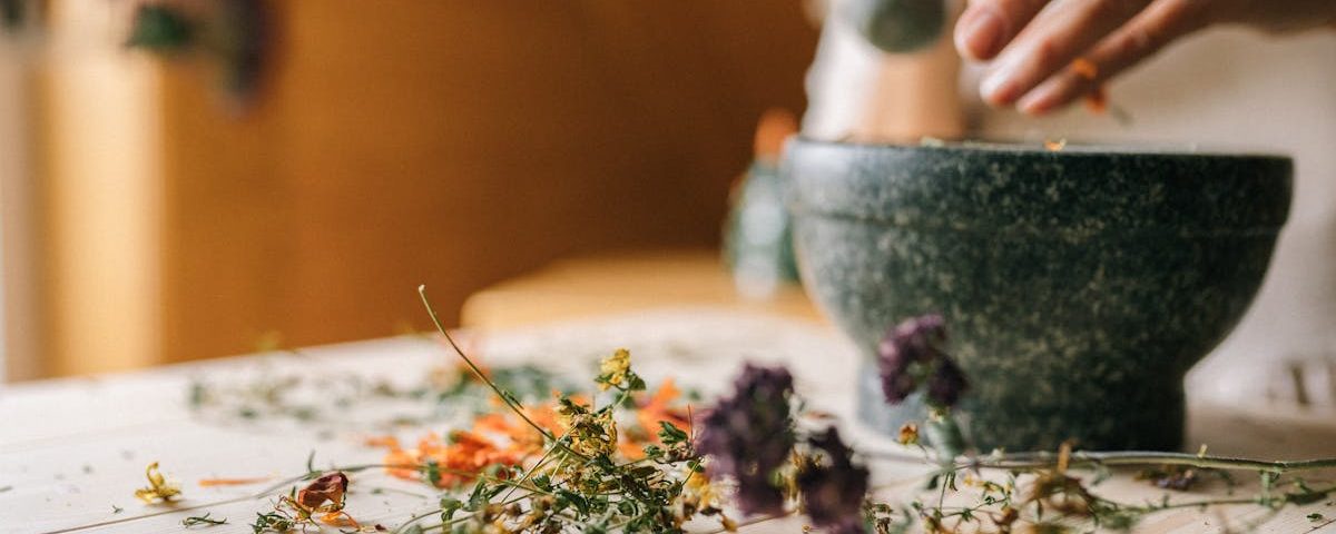 découvrez la médecine manuelle : une approche thérapeutique visant à traiter les troubles fonctionnels du corps à travers des techniques de manipulation, offerte par des professionnels qualifiés pour améliorer votre bien-être.